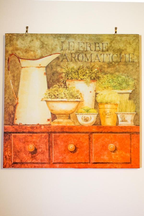 La Rosa Scarlatta Apartment Viterbo Bagian luar foto